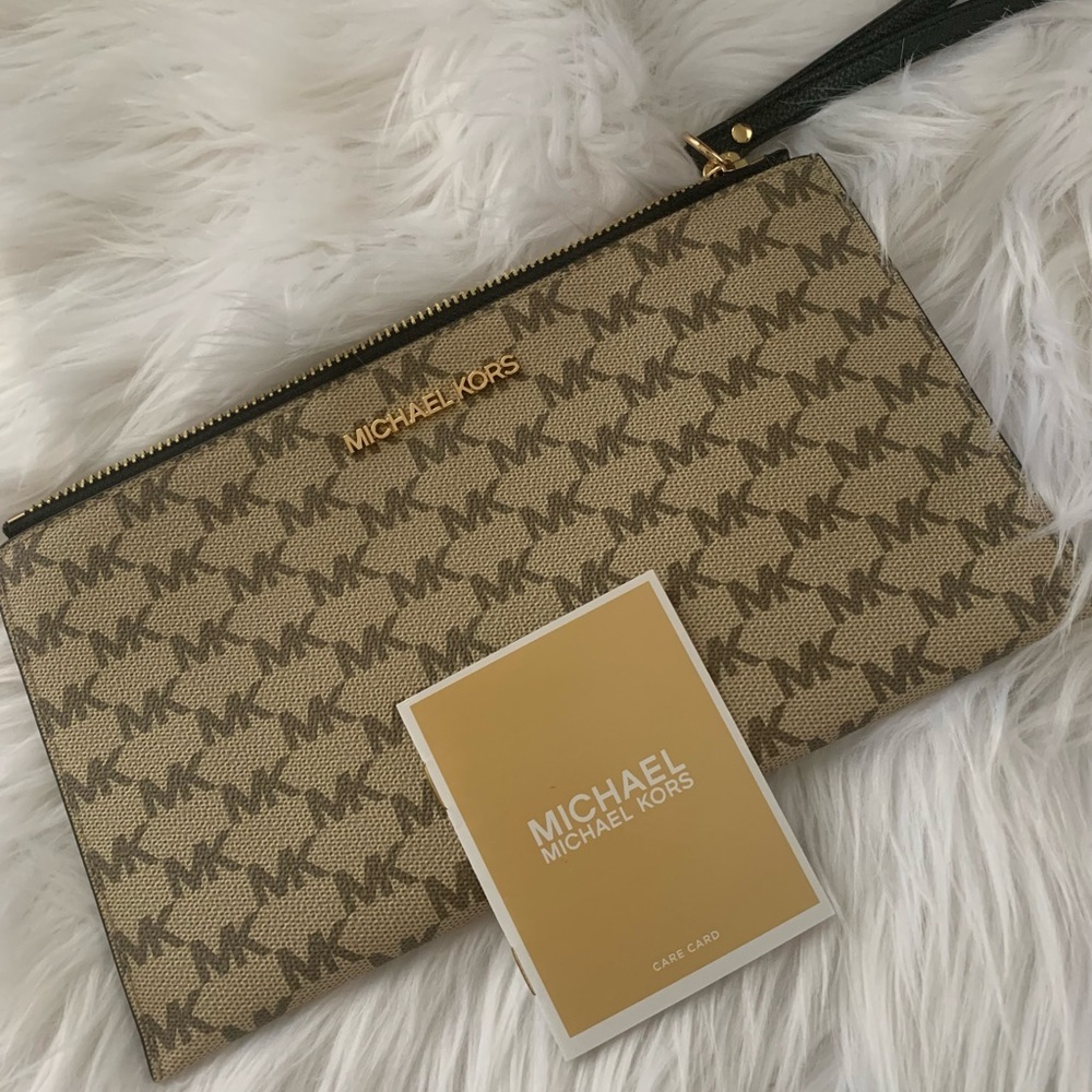 Michael Kors Large Jet Set Logo Wristlet Pouch